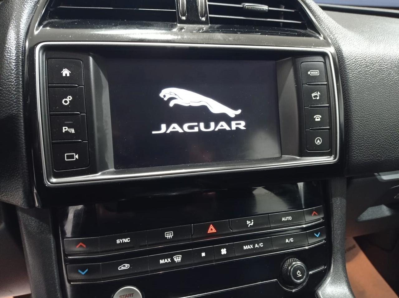 Jaguar F-Pace 2.0 D 180 CV AWD Prestige
