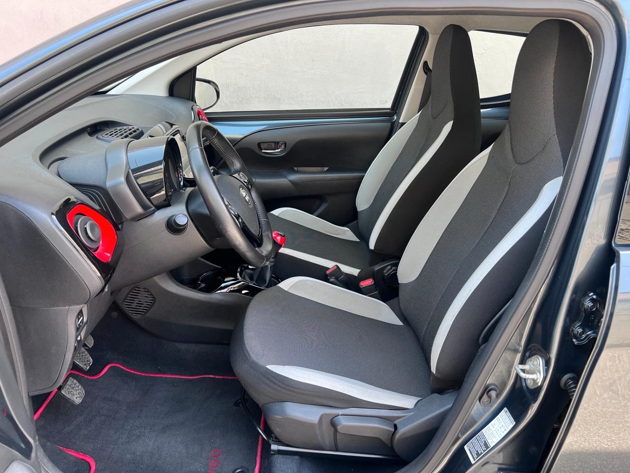 Toyota Aygo 5pt 1.0 72cv X-PLAY CLIMA/TELCAMERA/15; PERFETTA!!