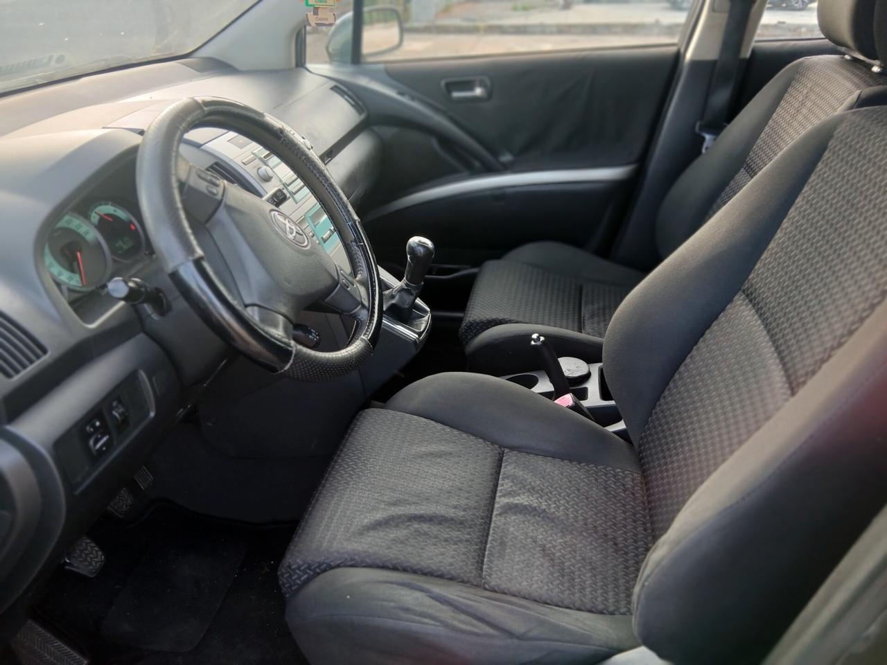 Toyota Corolla Verso 2.2 16V D-4D Sol 7pti