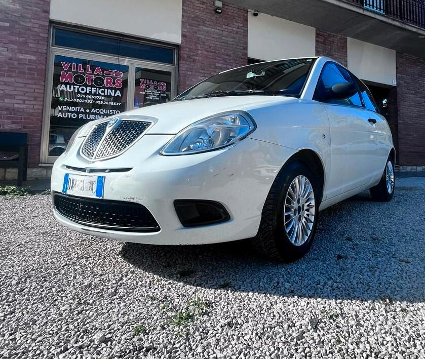 Lancia Ypsilon 1.4 Argento Ecochic GPL