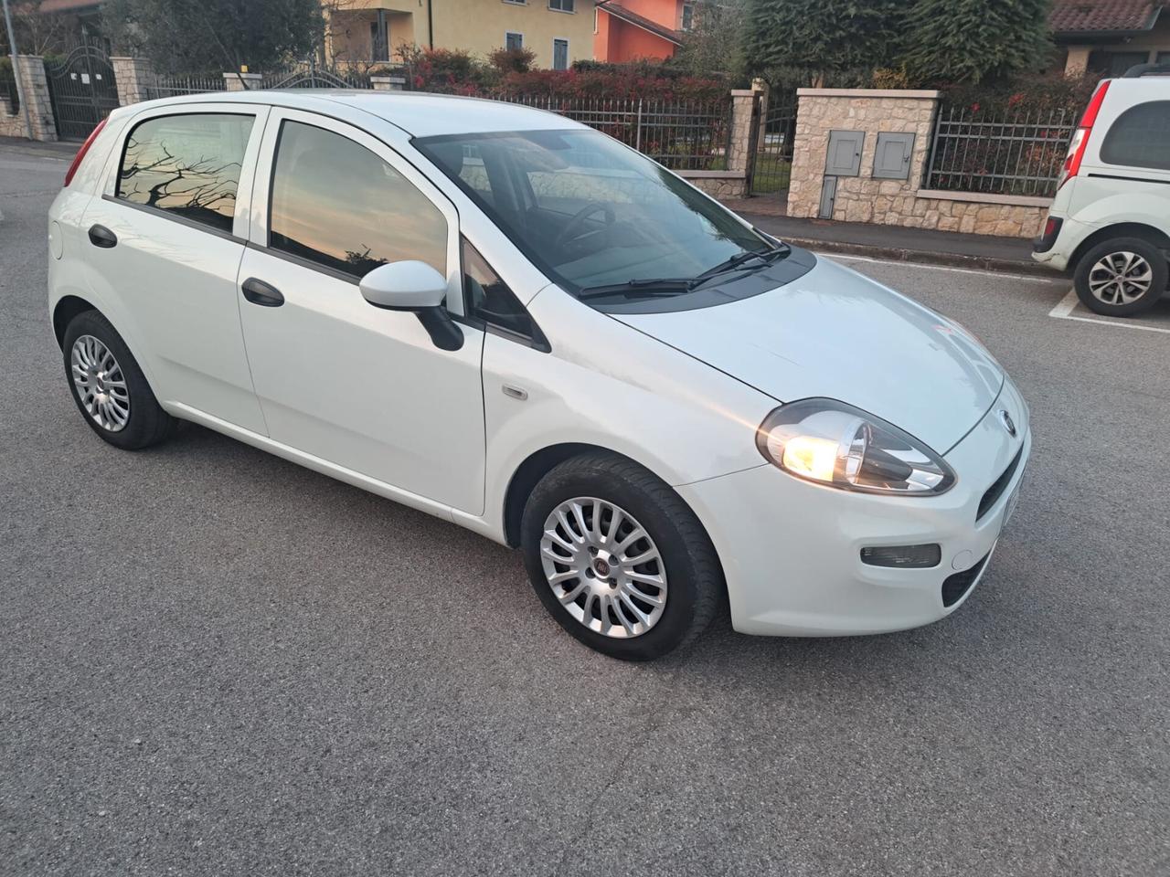 Fiat Punto 1.3 MJT II S&S 95 CV 5 porte Street