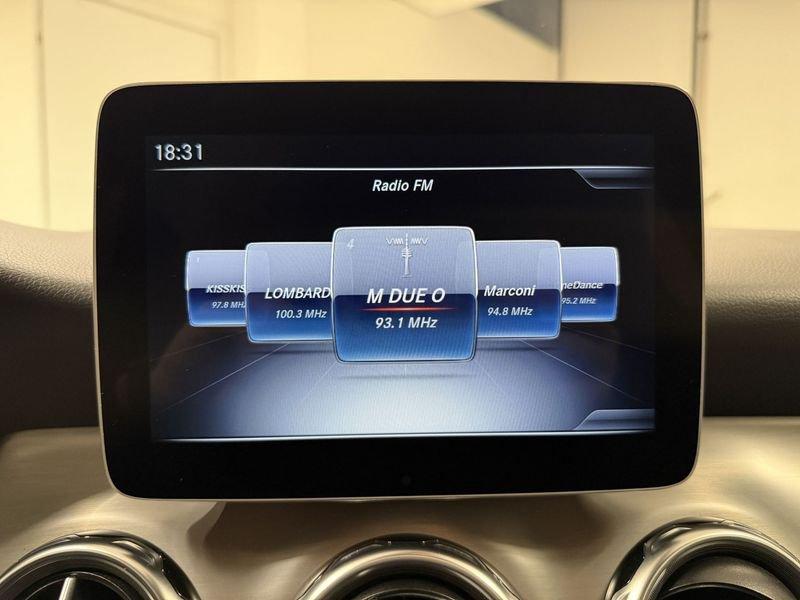 Mercedes-Benz GLA GLA 200 Premium AMG Night Edition