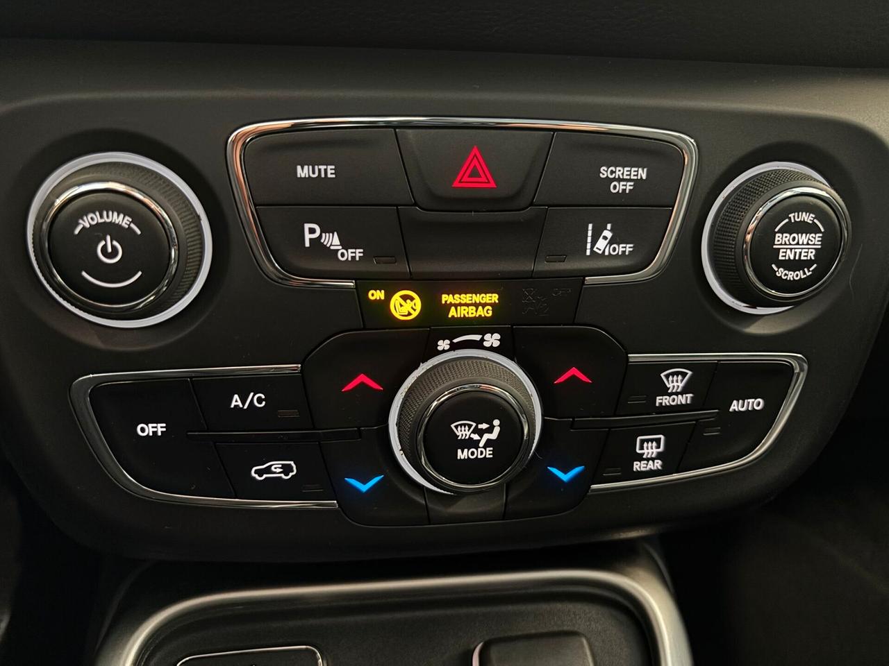 Jeep Compass BUSINESS 1.4 MultiAir 2WD 6mt LONGITUDE