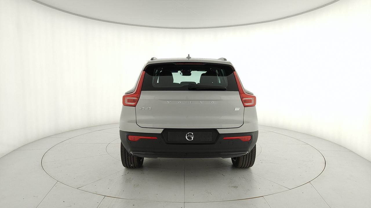 VOLVO XC40 single motor Core rwd