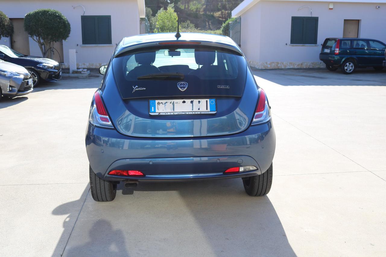 Lancia Ypsilon 1.0 FireFly 5 porte S&S Hybrid Gold Plus