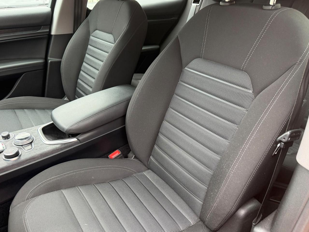 Alfa Romeo Stelvio 2.2 TD 190CV AT8 Q4 Business