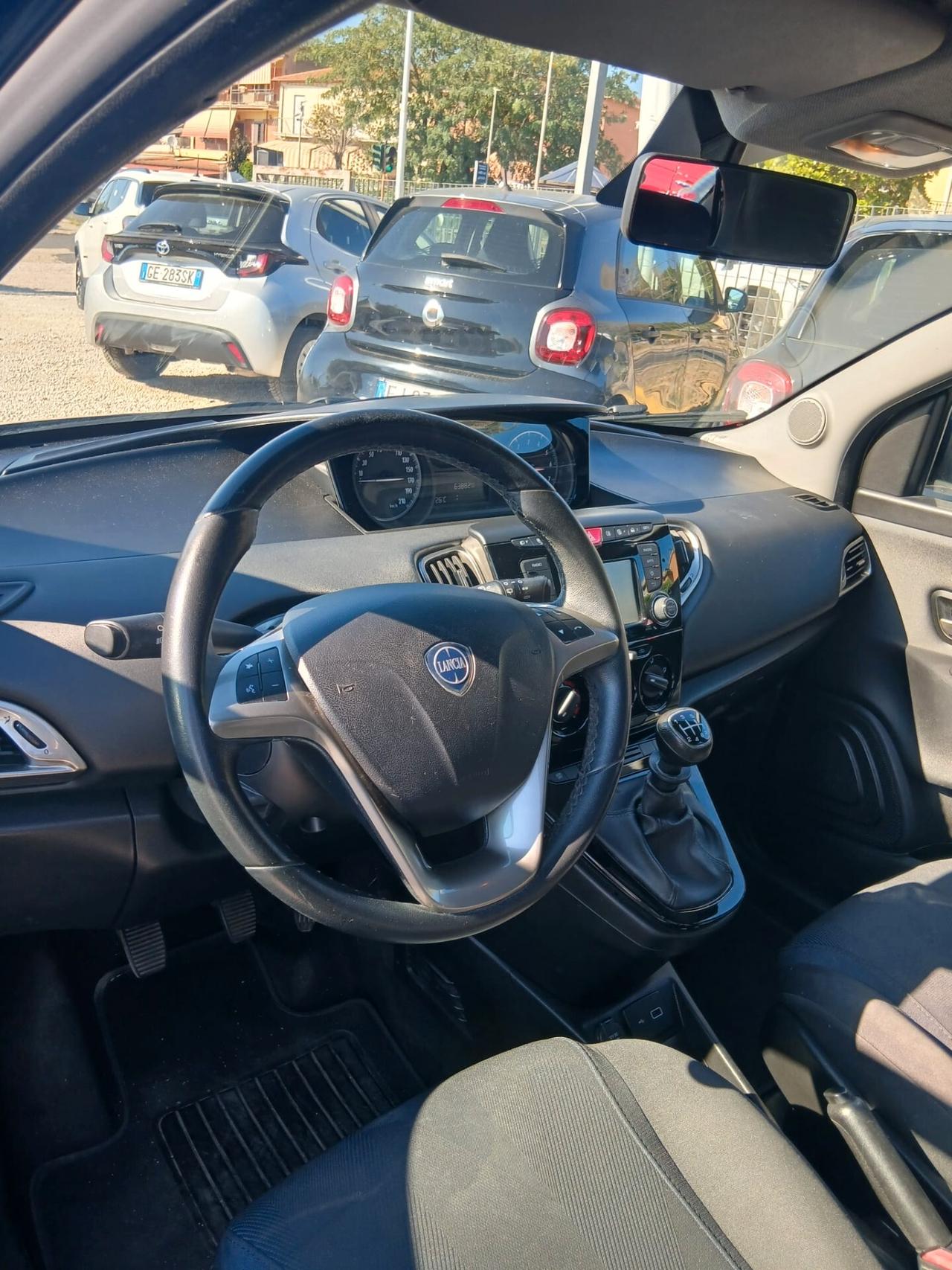 Lancia Ypsilon 1.0 FireFly 5 porte S&S Hybrid Ecochic UnYca
