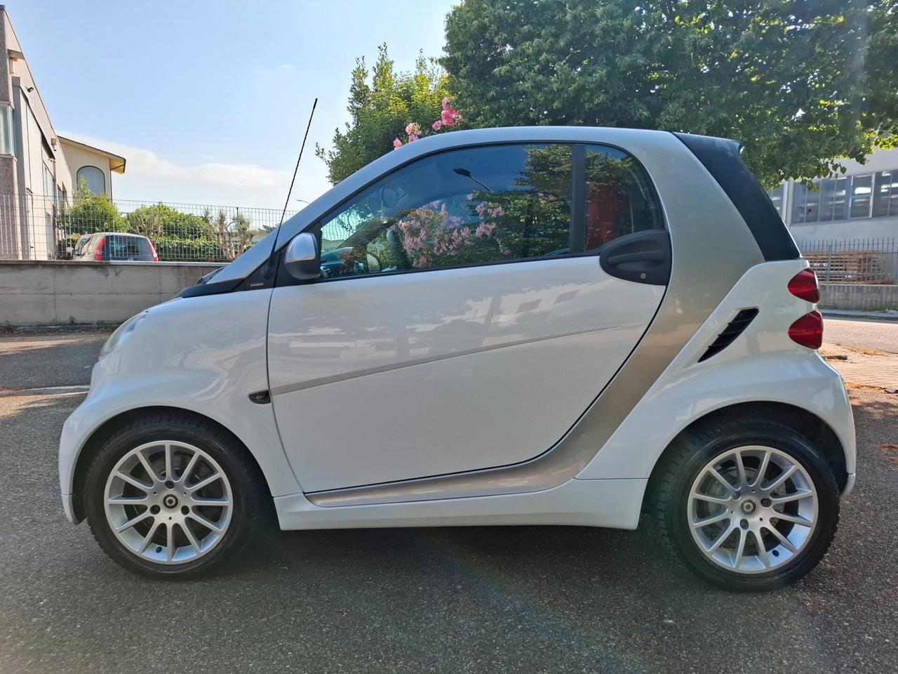 Smart ForTwo 1000 52 kW MHD coupé passion