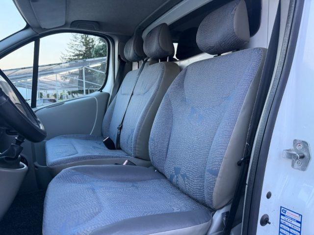 RENAULT Trafic T27 1.9 dCi/100 GANCIO TRAINO