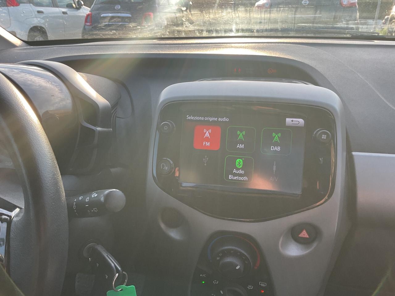 Toyota Aygo Connect 1.0 VVT-i 72 CV 5 porte x-play