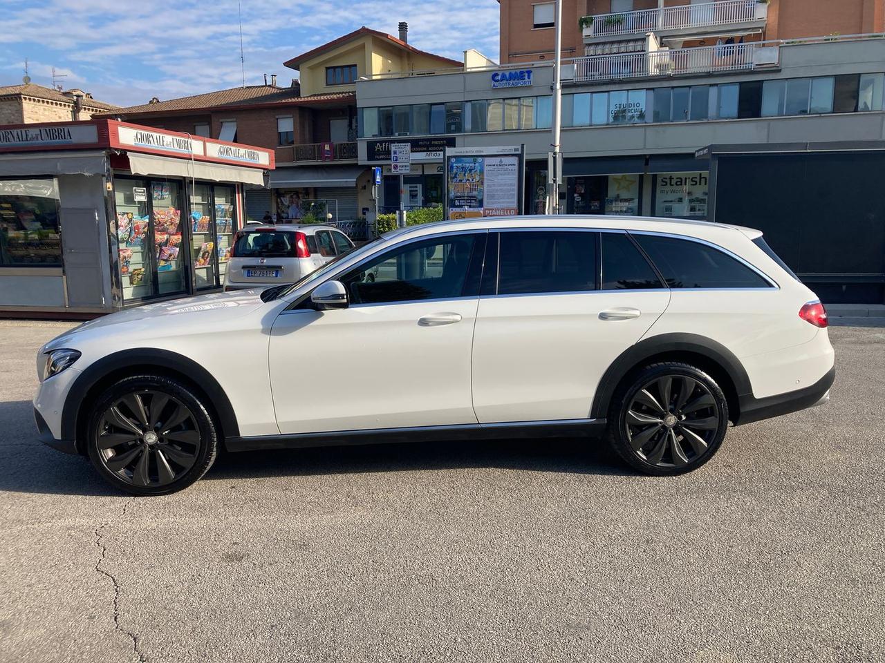 Mercedes-Benz E 220 E-Class E #6086