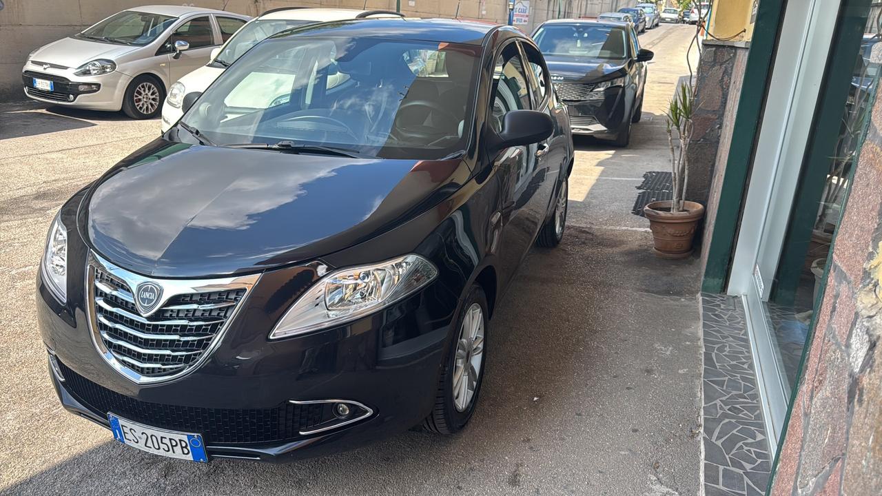 Lancia Ypsilon 1.2 69 CV 5 porte S&S Gold