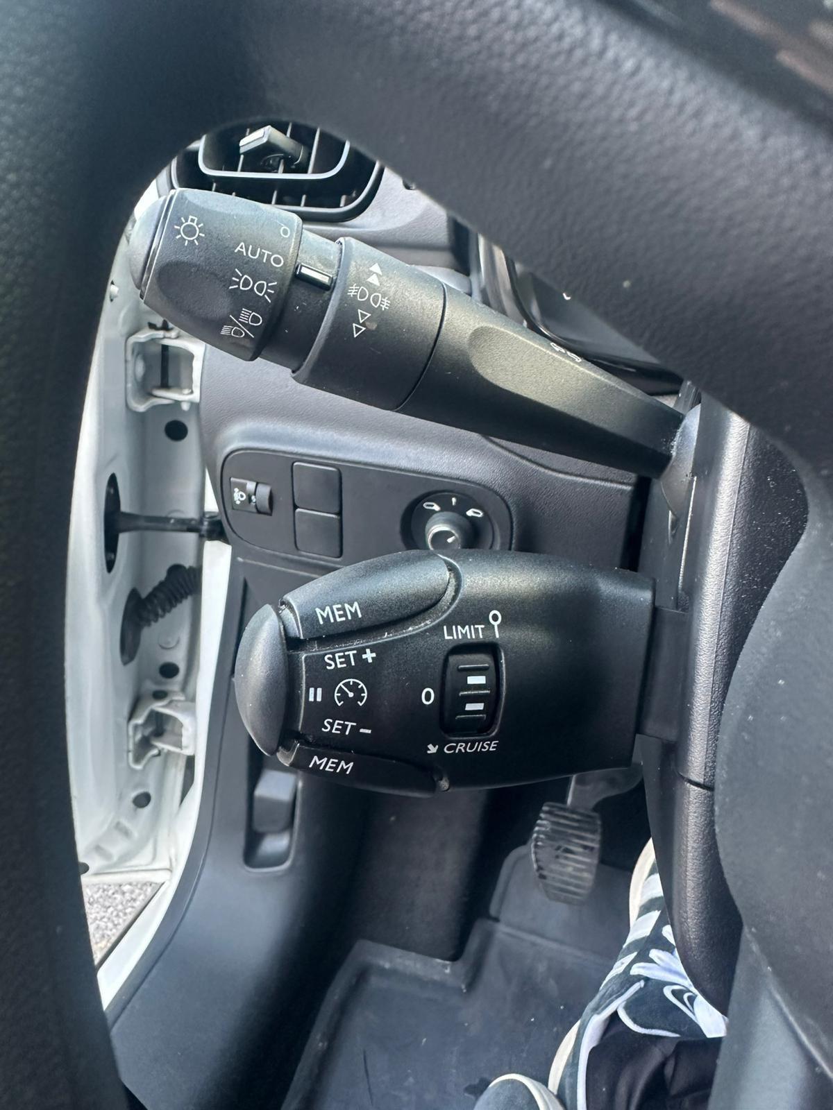 Citroen C3 83cv Benzina 5 porte Shine Navi bicolor pdc