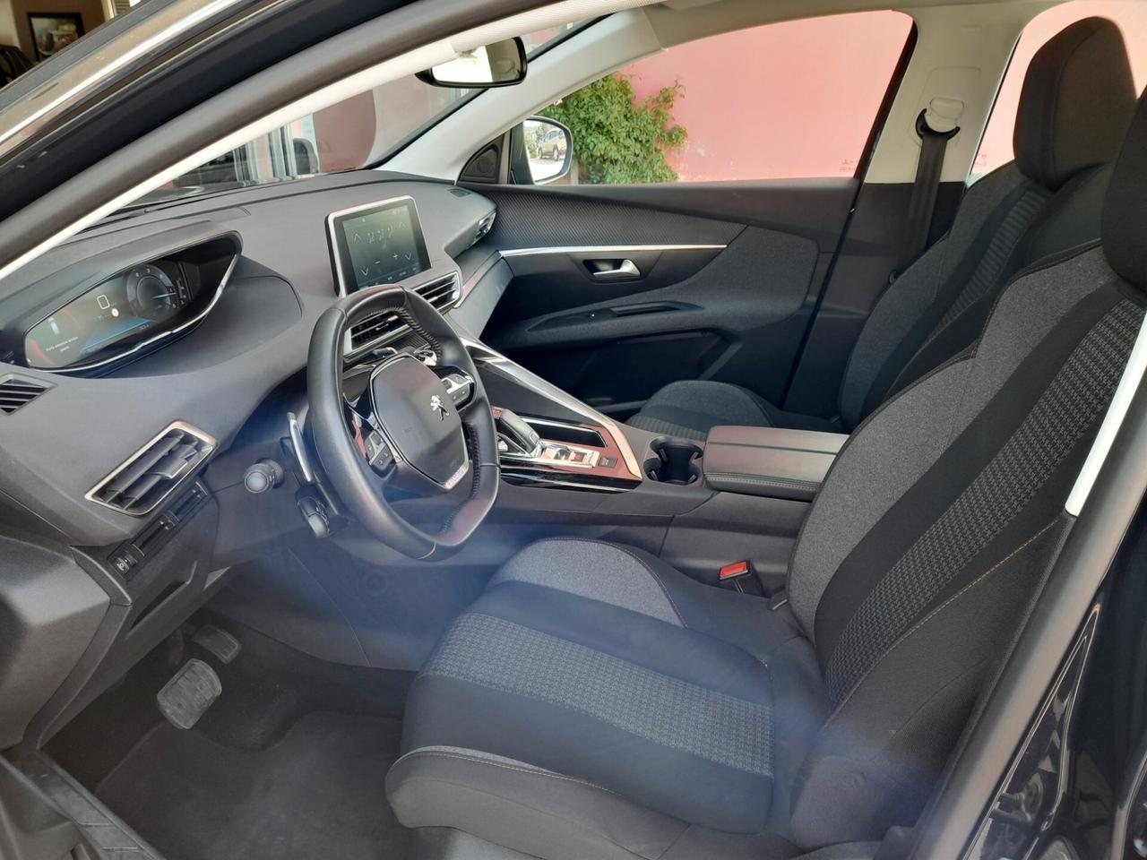 Peugeot 3008 BlueHDi 130 S&S Business