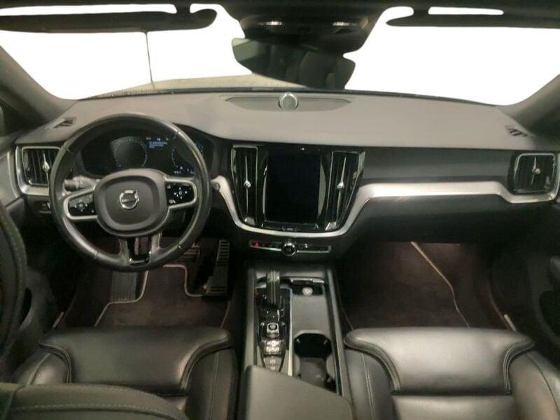 Volvo V60 B5 AWD autom. R-Design