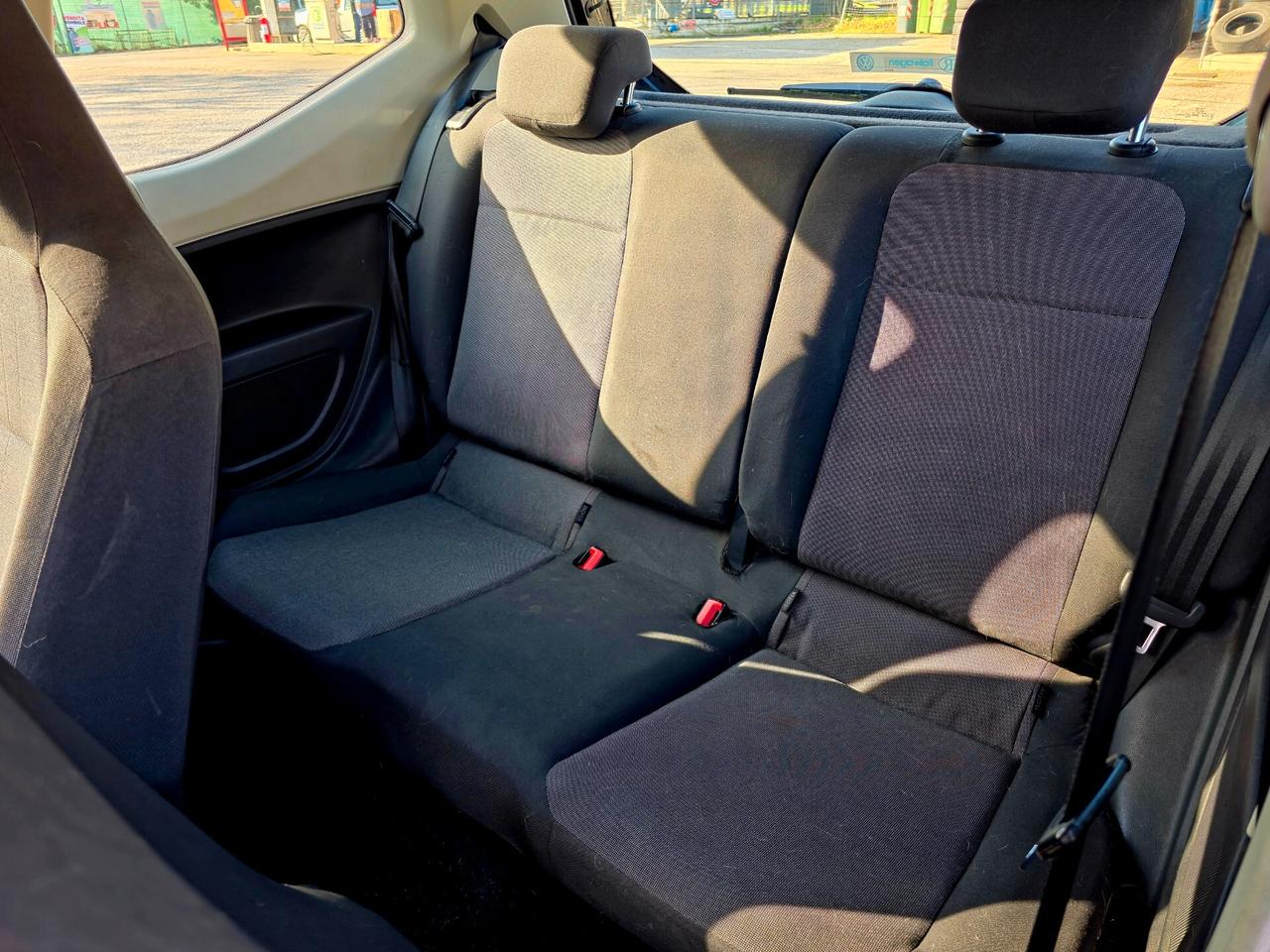 Volkswagen up! 1.0 3p. move ASG 2013-E5B Automatico NEO