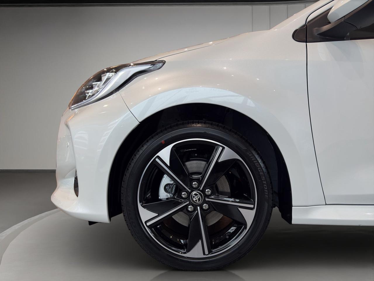 Toyota Yaris 1.5h 130 Premium