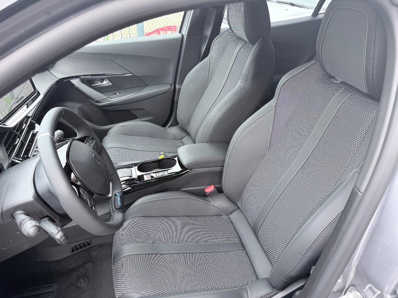 Peugeot 2008 2008 1.2 hybrid GT 145cv e-dcs6