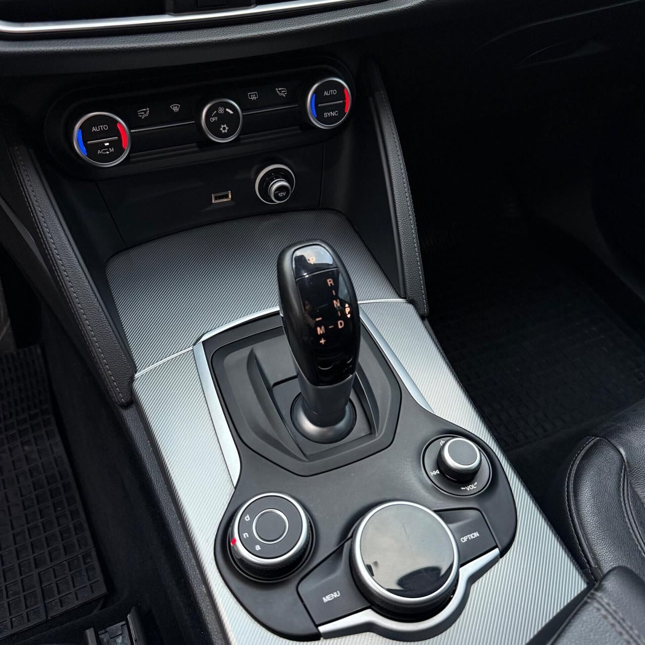 Alfa Romeo Stelvio 2.2 Turbodiesel 180 CV AT8 Q4 Executive