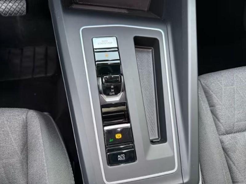 Volkswagen Golf Variant 1.5 eTSI ACT Life DSG PDC LED CARPLAY