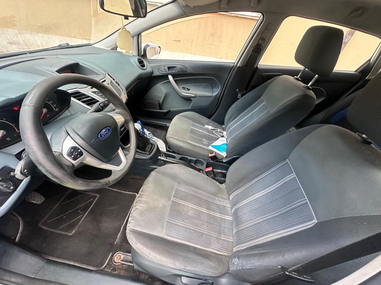 Ford Fiesta 1.2 82 CV 5 porte Titanium 2010 neopatentati