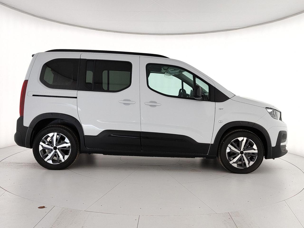 Peugeot Rifter e-Rifter motore elettrico 136 CV 50kWh GT Standard