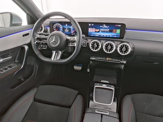 MERCEDES-BENZ A 180 AMG Line Advanced Plus