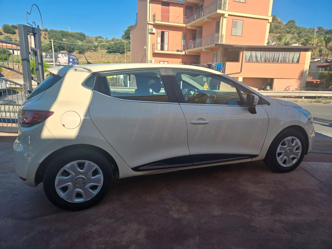 Renault Clio dCi 8V 90CV EDC Start&Stop 5 porte Energy Intens