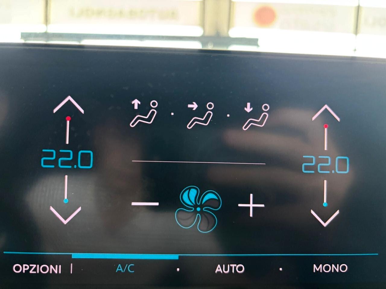 Citroen C4 SHINE PureTech 130 EAT8 SPOTICAR