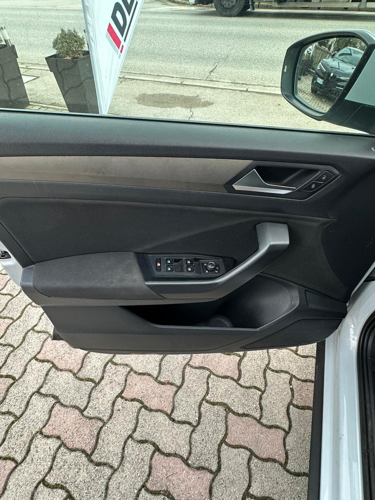 Volkswagen T-Roc 1.0 TSI Life