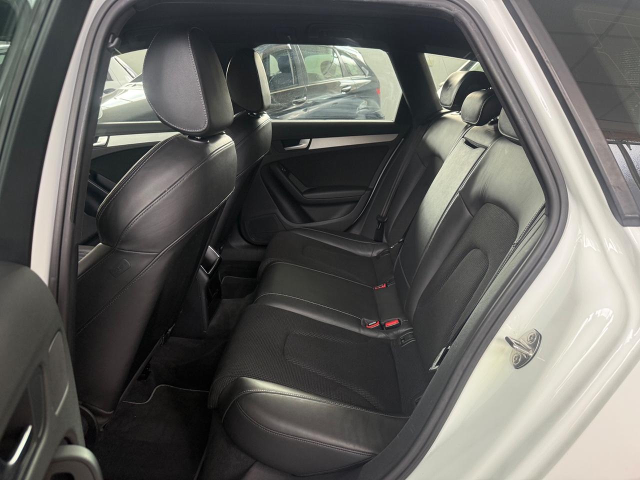 Audi A4 Avant 2.0 TDI 177CV quattro Business Plus S Line
