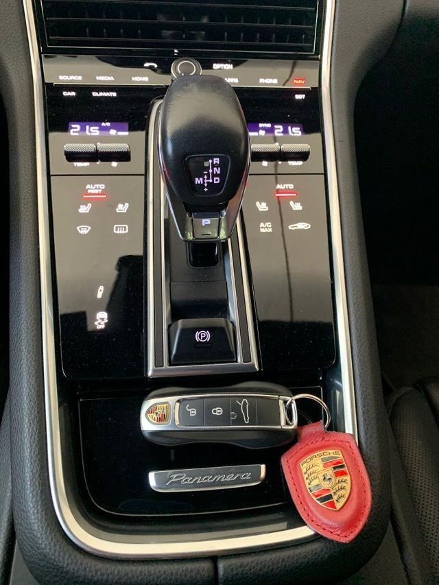 PORSCHE Panamera 3.0