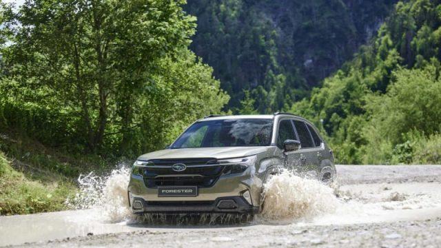 SUBARU Forester 2.0 MHEV CVT Lineartronic Premium