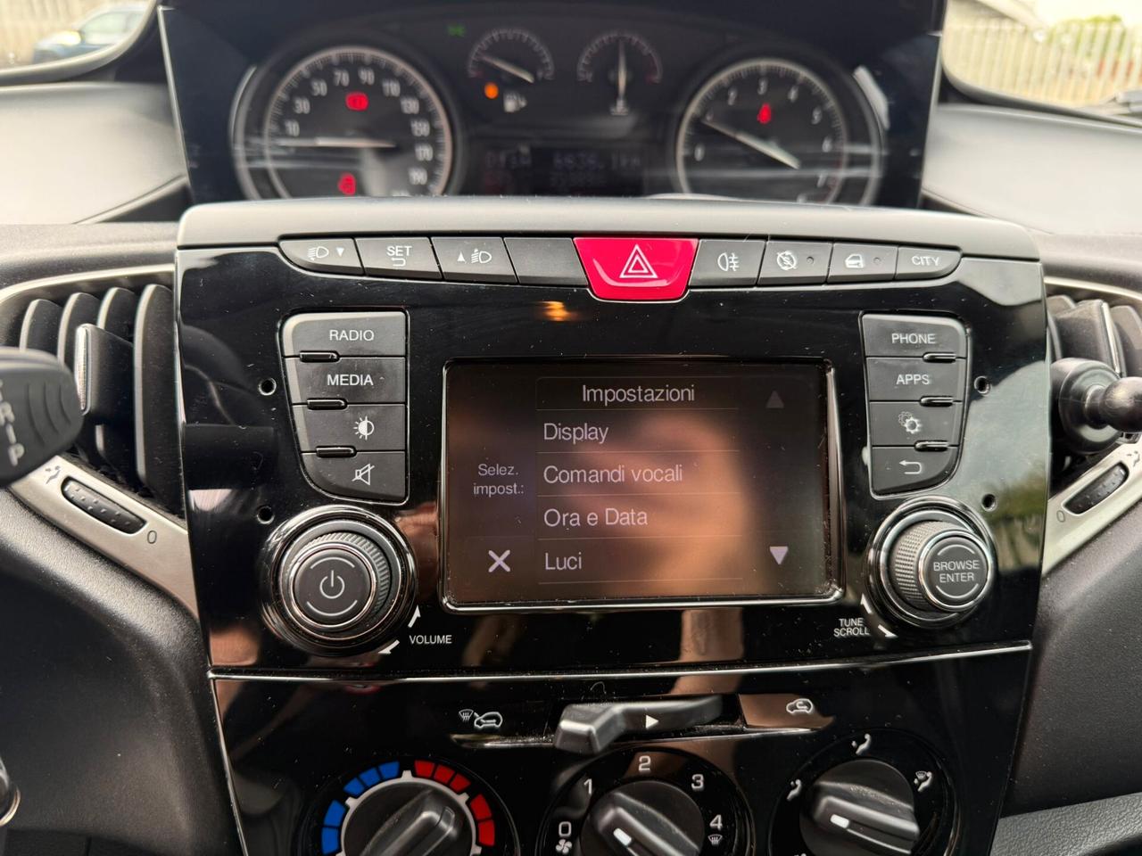 Lancia Ypsilon 1.2 69 CV 5 porte S&S Platinum NEOPATENTATI OK