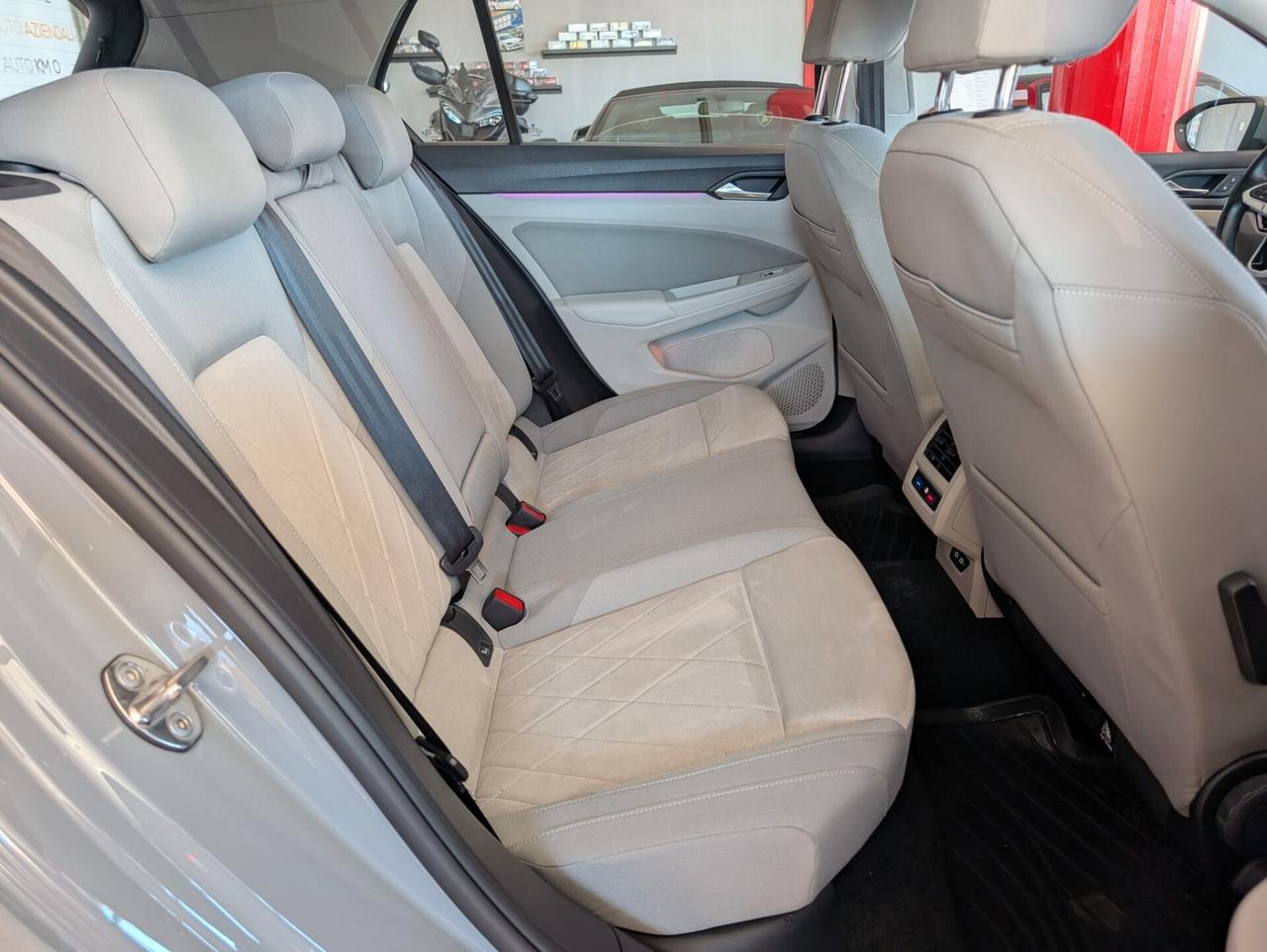 Volkswagen Golf 1.5 eTSI 150 CV EVO ACT DSG 1st Edition Style