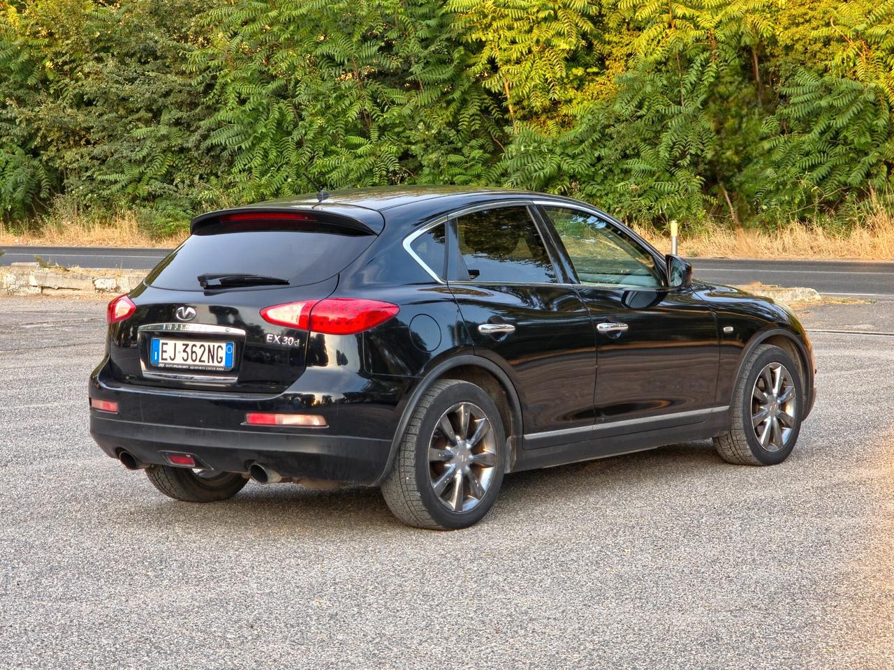 Infiniti EX30 EX30d GT Premium 2011-E5 Automatico