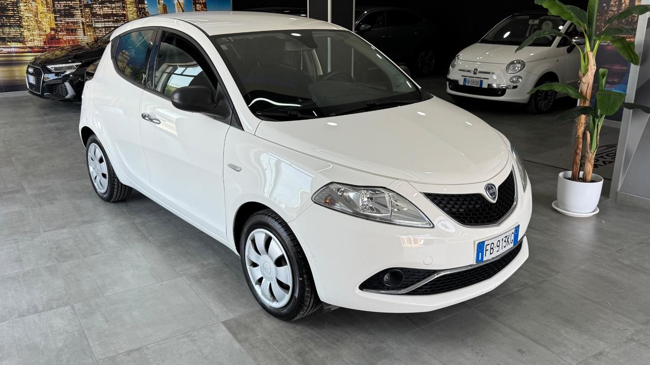 Lancia Ypsilon 1.2 69 CV 5 porte Gold