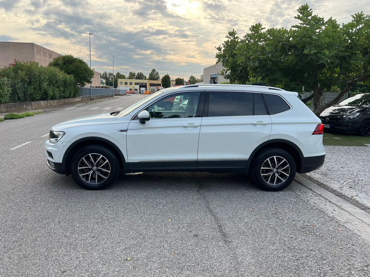 Volkswagen Tiguan 2.0 TDI SCR DSG Sport BlueMotion Technology