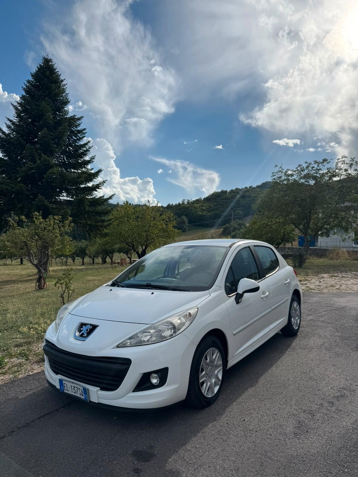 Peugeot 207 1.4 HDi 70CV 5p. Active