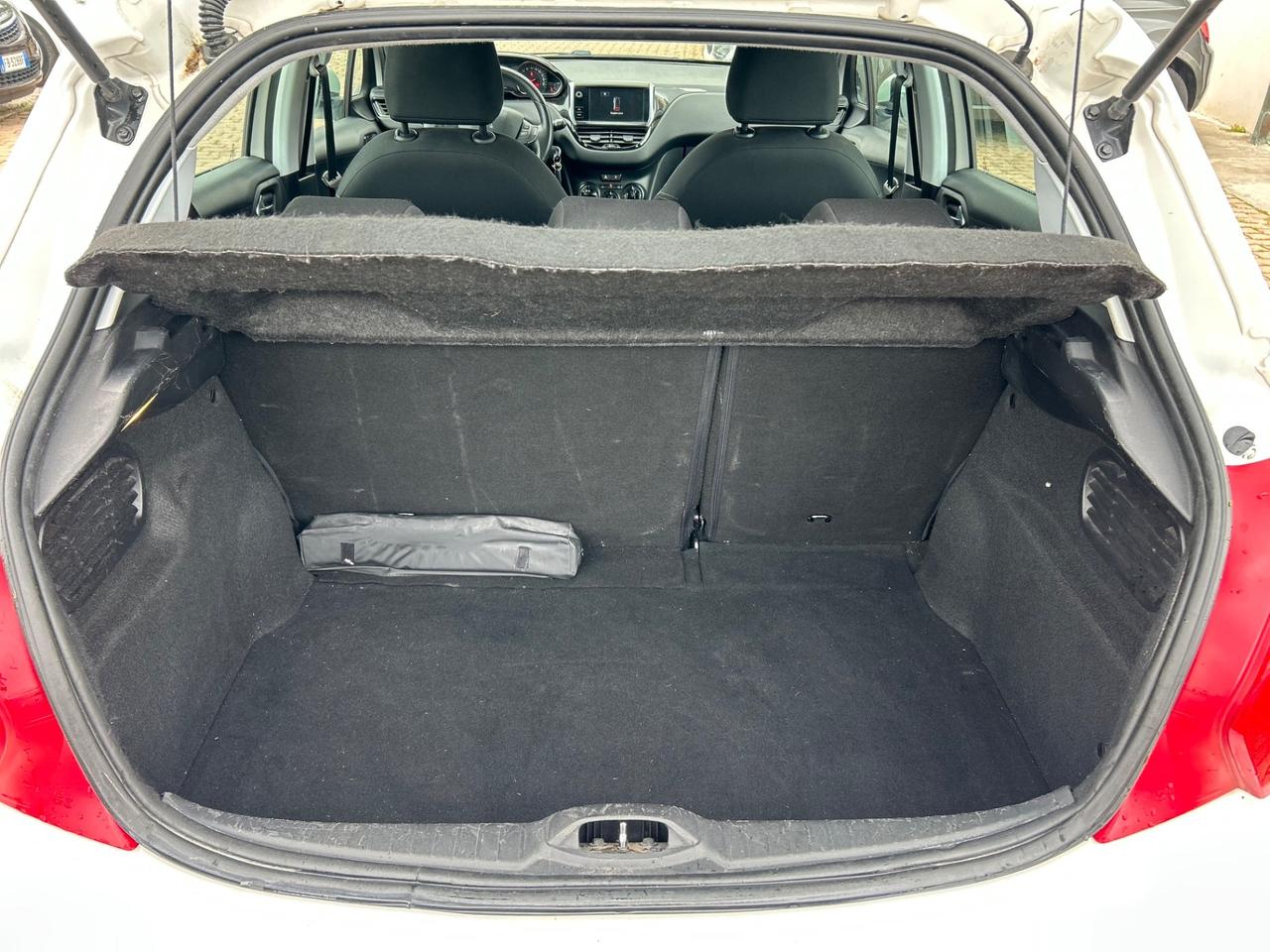 Peugeot 208 1o serie PureTech 82 5P Allure