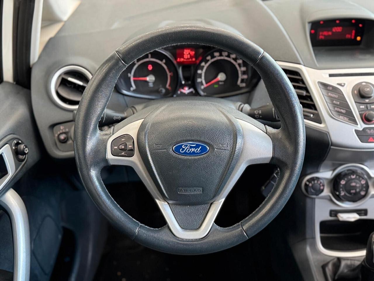 Ford Fiesta 1.4 TDCi 70CV 5 porte Titanium