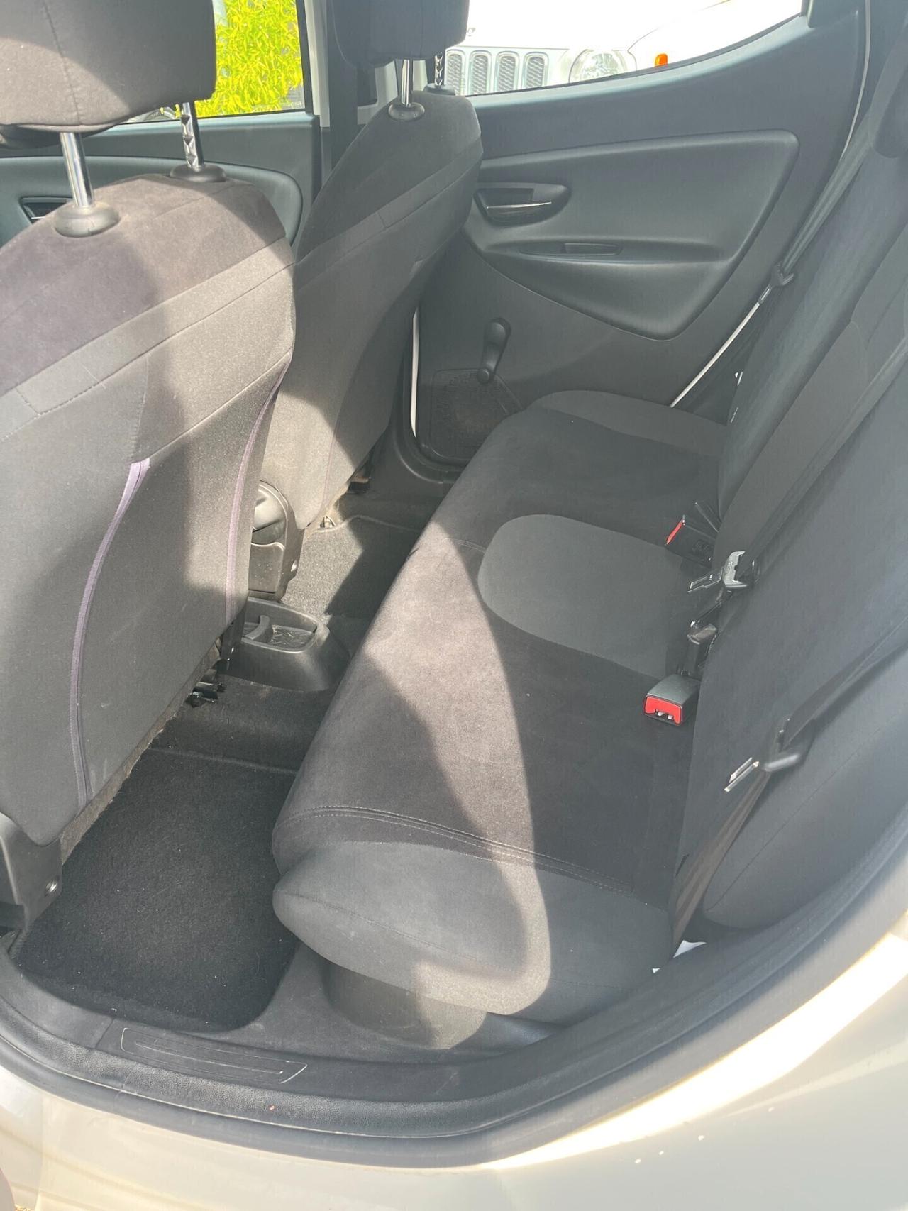 LANCIA YPSILON 1300 M-JET 95 CV KM CERTIFICATI UNICO PROPRIETARIO