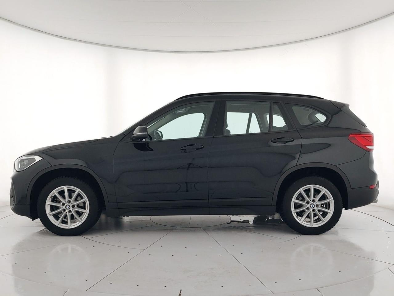 BMW X1 sdrive18d Business Advantage auto LED+C17''+NAVI