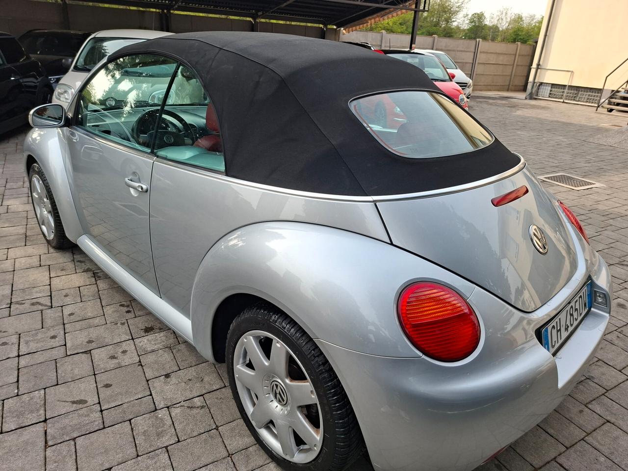 Volkswagen New Beetle 2.0 Cabrio tagliandata INTERESSE STORICO