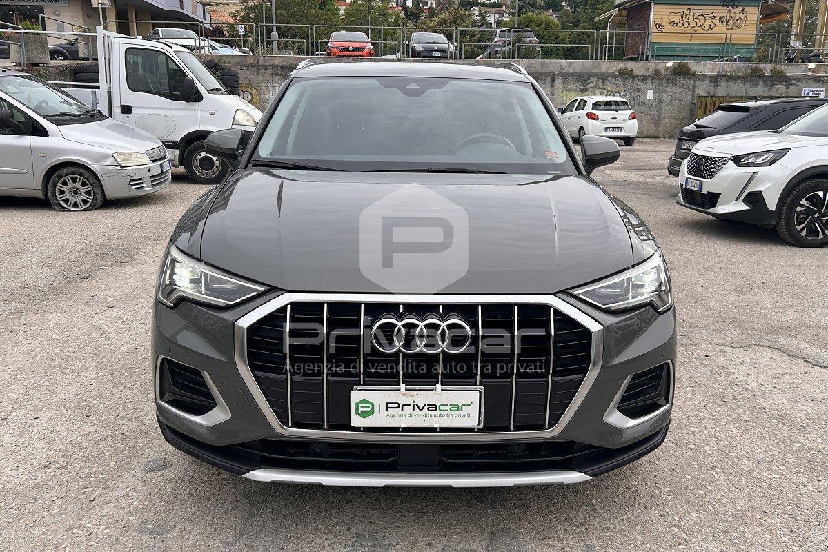 AUDI Q3 35 TDI quattro S tronic Business Advanced
