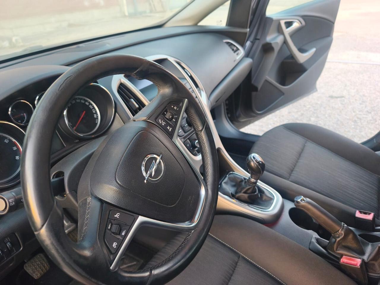 Opel Astra Sw 2012---1.4 Benzina GPL