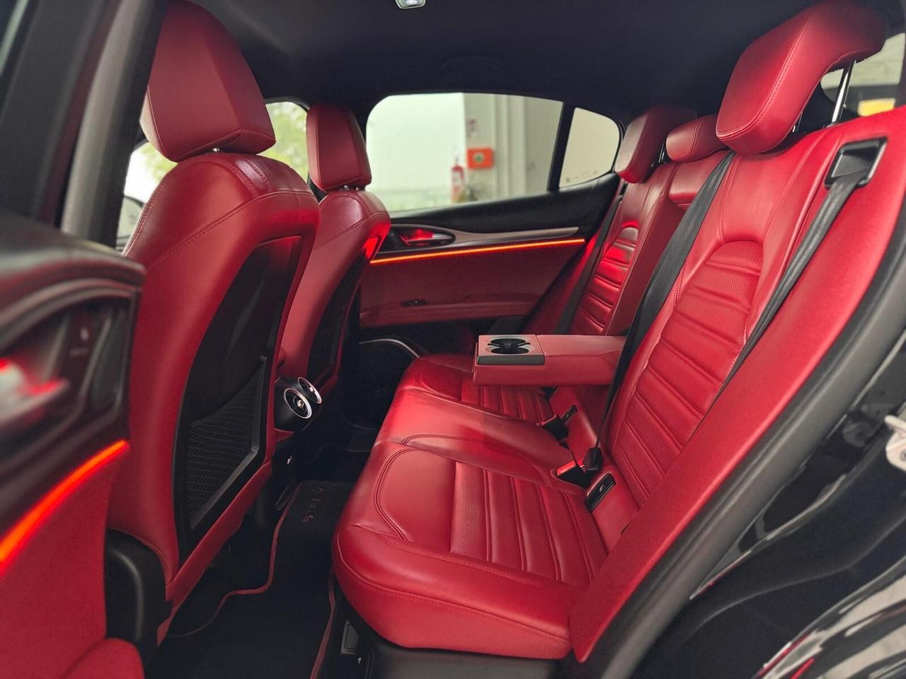 Alfa Romeo Stelvio 2.0 Turbo 280 CV AT8 Q4 VELOCE