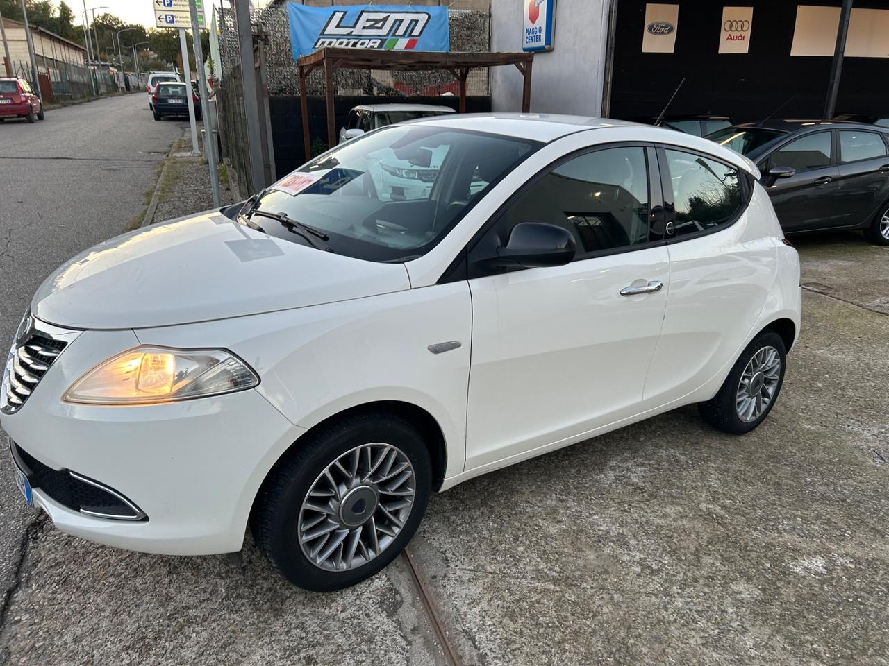 Lancia Ypsilon 1.2 69 CV 5 porte GPL Ecochic Gold