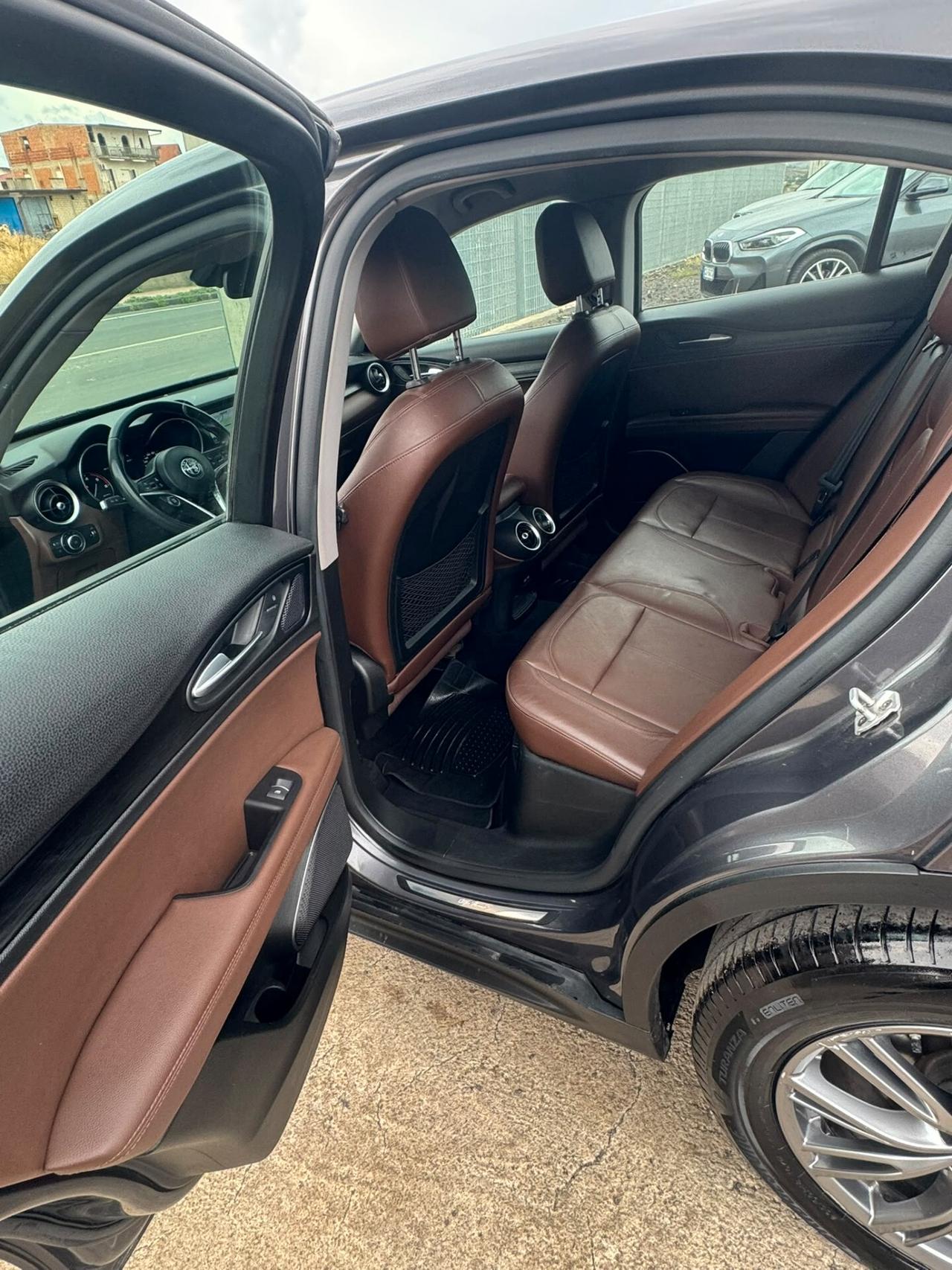 Alfa Romeo Stelvio 2.2 Turbodiesel 210 CV AT8 Q4 Executive