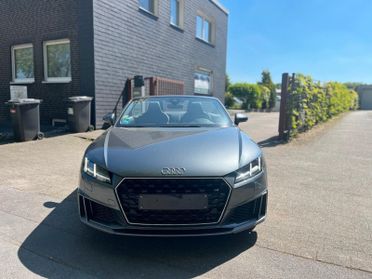 Audi TT TTS Roadster TFSI quattro S tronic sport attitude